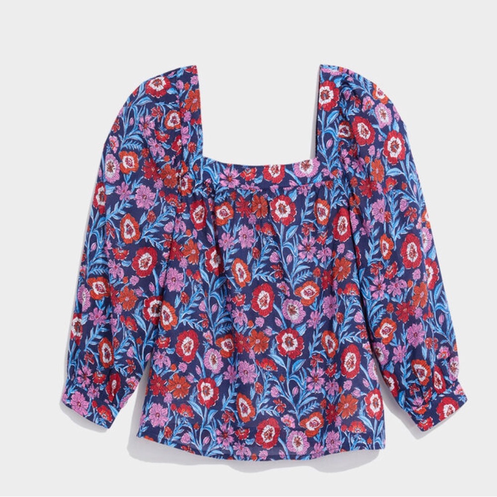 Vineyard Vine Tisbury ladies floral square neck top
Color: Deep Bay